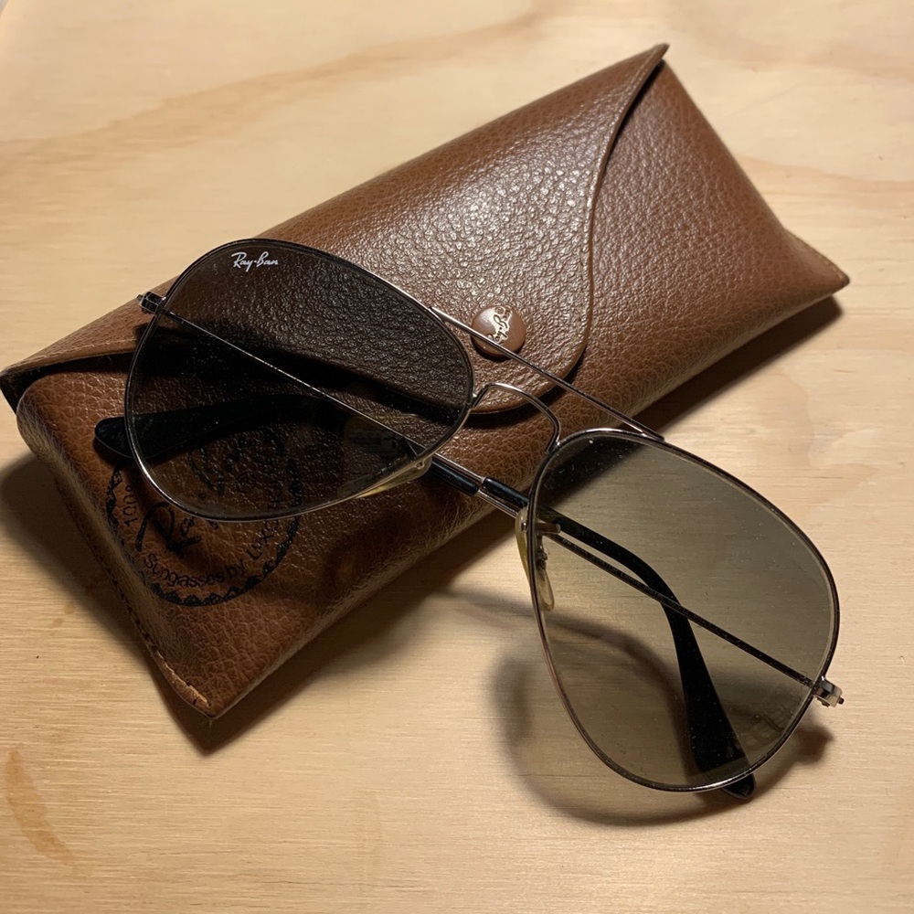 Barely worn Ray Ban Aviators.